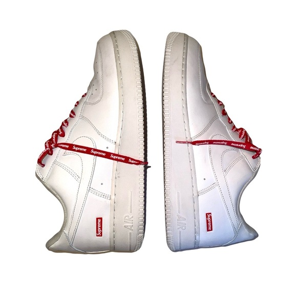 The Supreme x Nike Air Force 1 Low White Red Laces Men’s 12 Excellent Condition - Picture 5 of 7